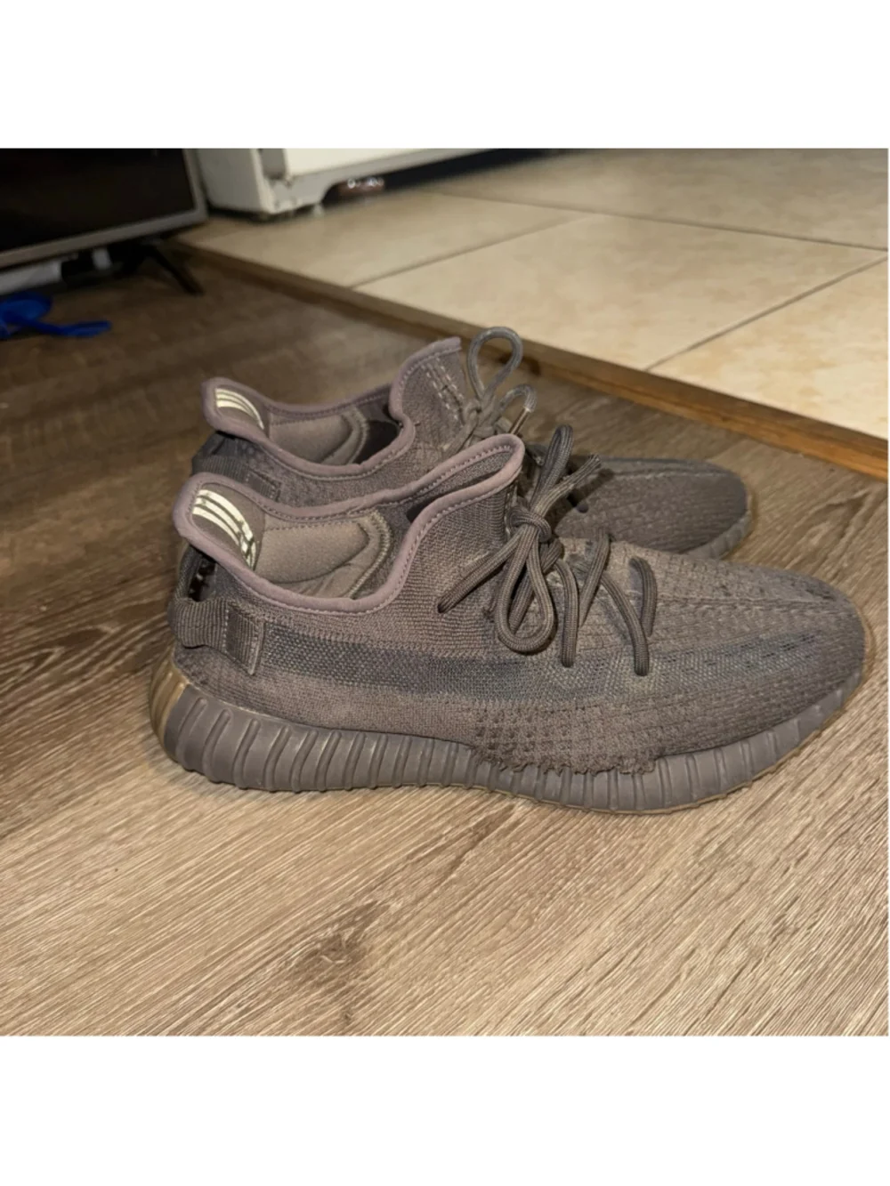 Adidas Yeezy Boost 350 V2 Sneakers Black and Brown Size 9 Beaters